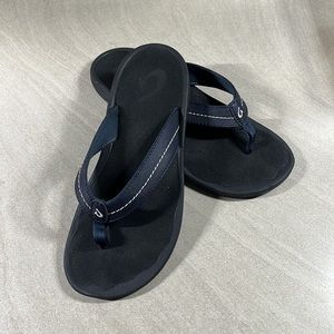 OluKai Ohana In Navy.  NWOT.  Women’s size 7